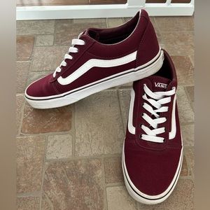 EUC Vans ladies sneakers - 9.5 burgundy - with box